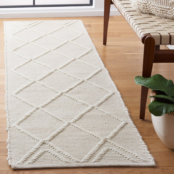 SAFAVIEH Natura Collection NAT832A Handwoven Ivory Rug Image 2