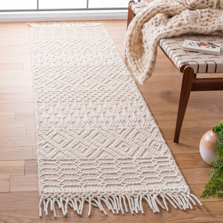 SAFAVIEH Natura NAT852R Handmade Ivory / Pink Rug Image 3