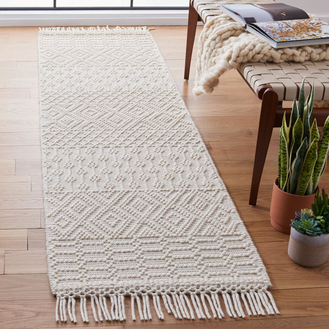 SAFAVIEH Natura Collection NAT852B Handmade Ivory Rug Image 3