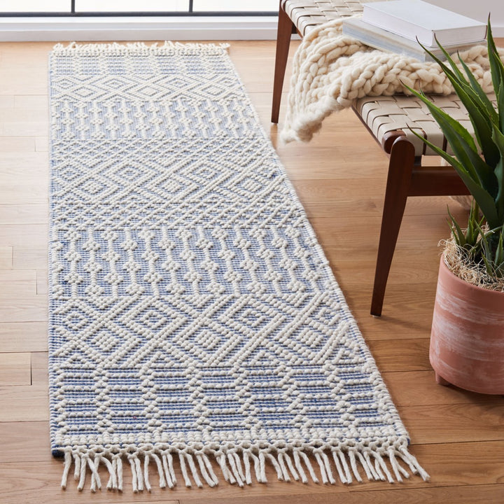 SAFAVIEH Natura NAT852M Handmade Ivory / Blue Rug Image 3