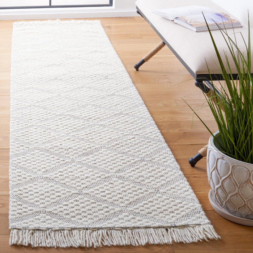 SAFAVIEH Natura NAT869F Handwoven Ivory / Grey Rug Image 3