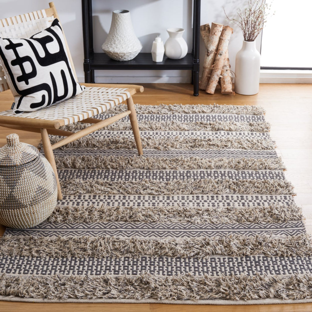 SAFAVIEH Natura NAT928F Handwoven Grey / Ivory Rug Image 1