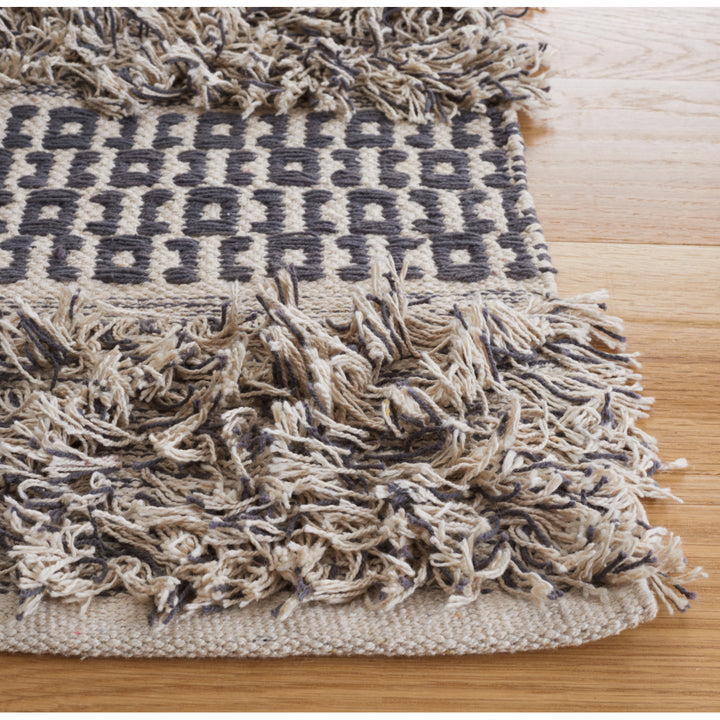 SAFAVIEH Natura NAT928F Handwoven Grey / Ivory Rug Image 3