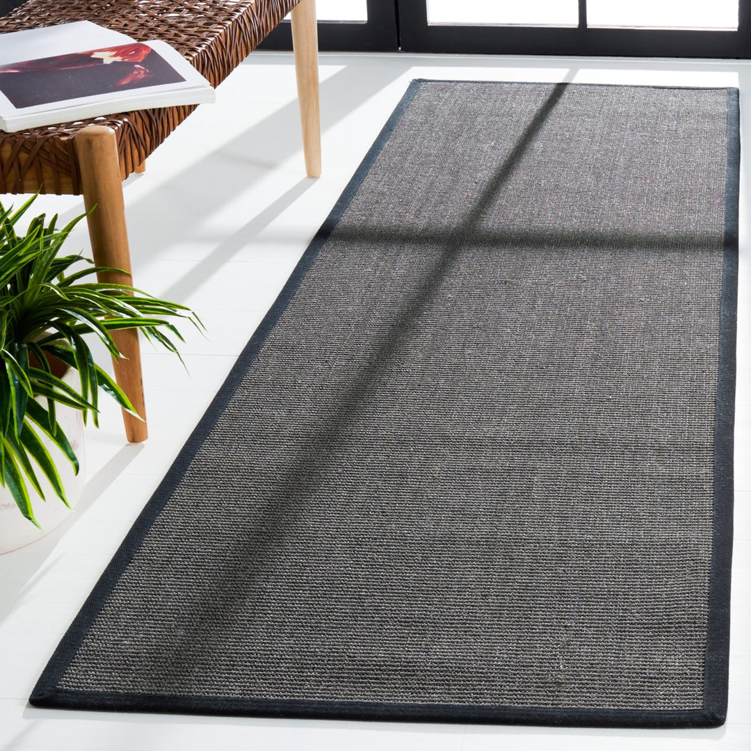 SAFAVIEH Natural Fiber NF131D Anthracite / Black Rug Image 3