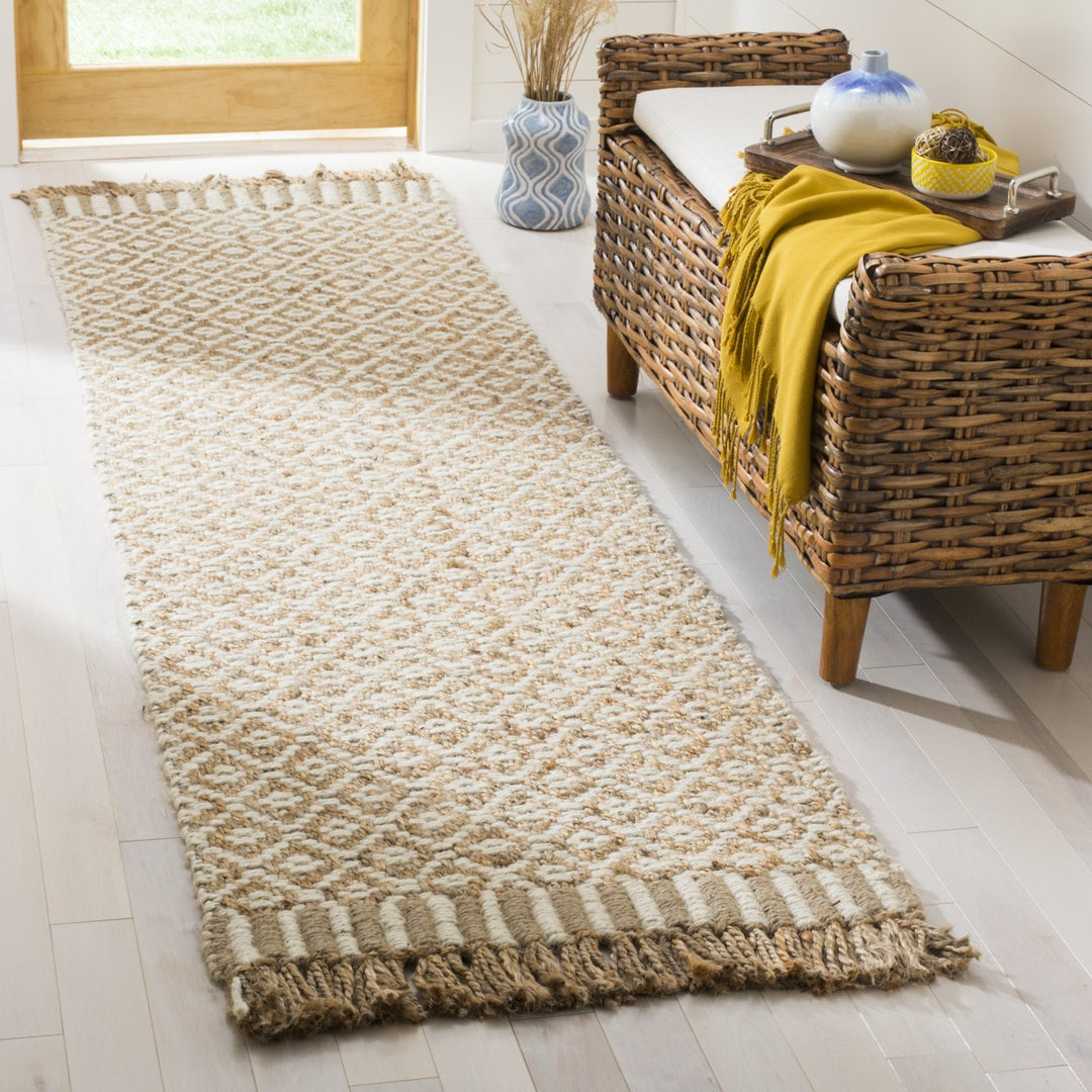 SAFAVIEH Natural Fiber NF182A Natural / Ivory Rug Image 2