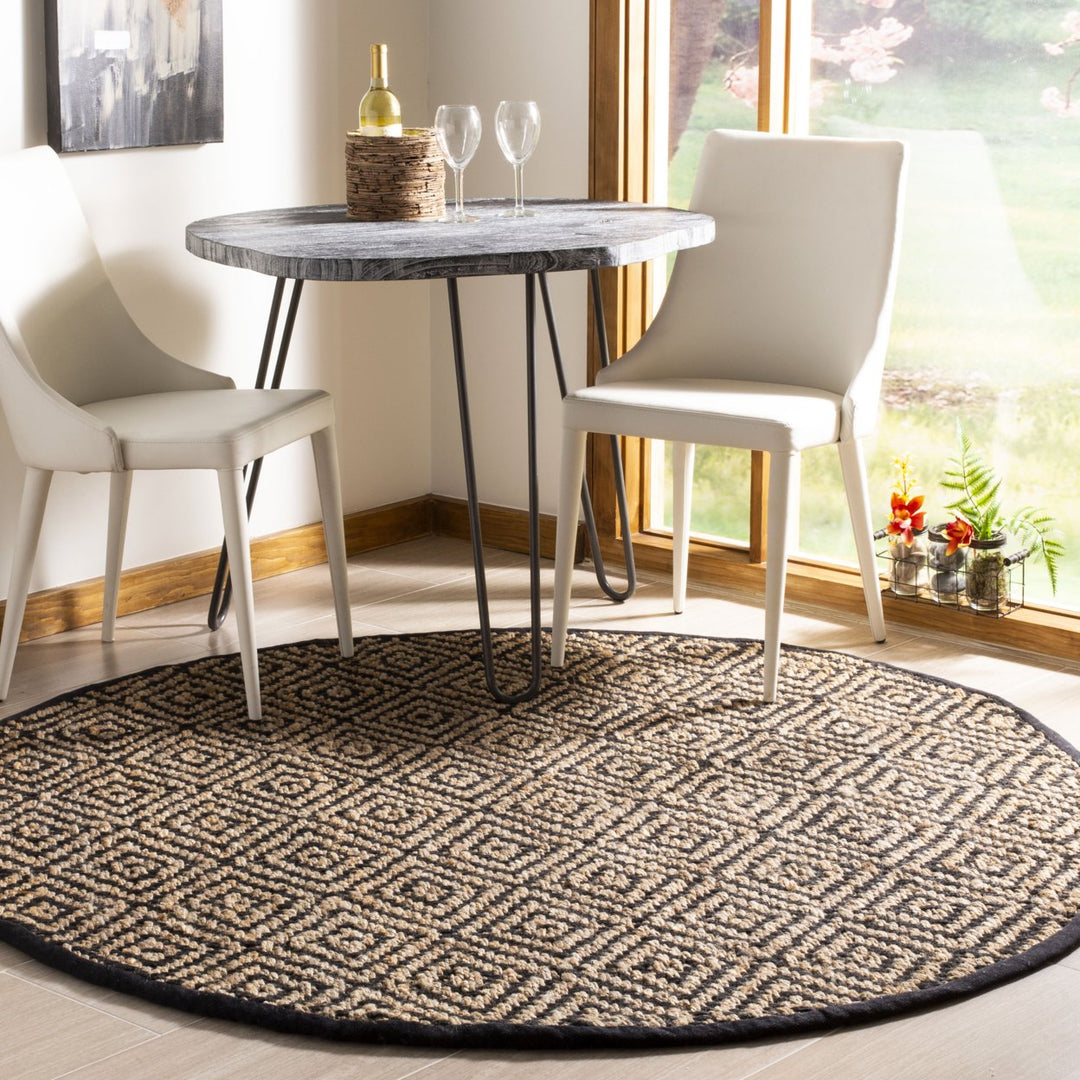 SAFAVIEH Natural Fiber NF181C Natural / Black Rug Image 2