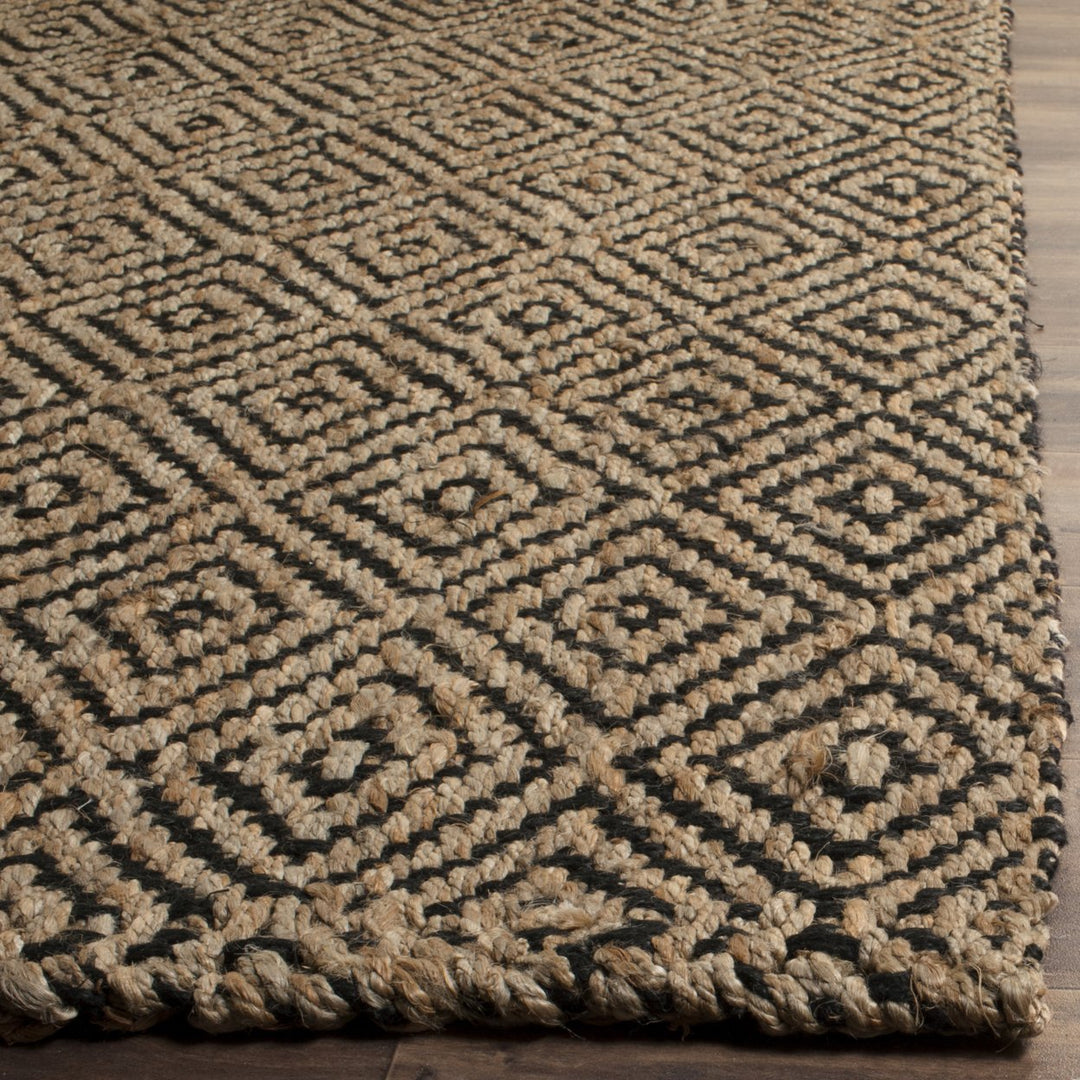 SAFAVIEH Natural Fiber NF181C Natural / Black Rug Image 6