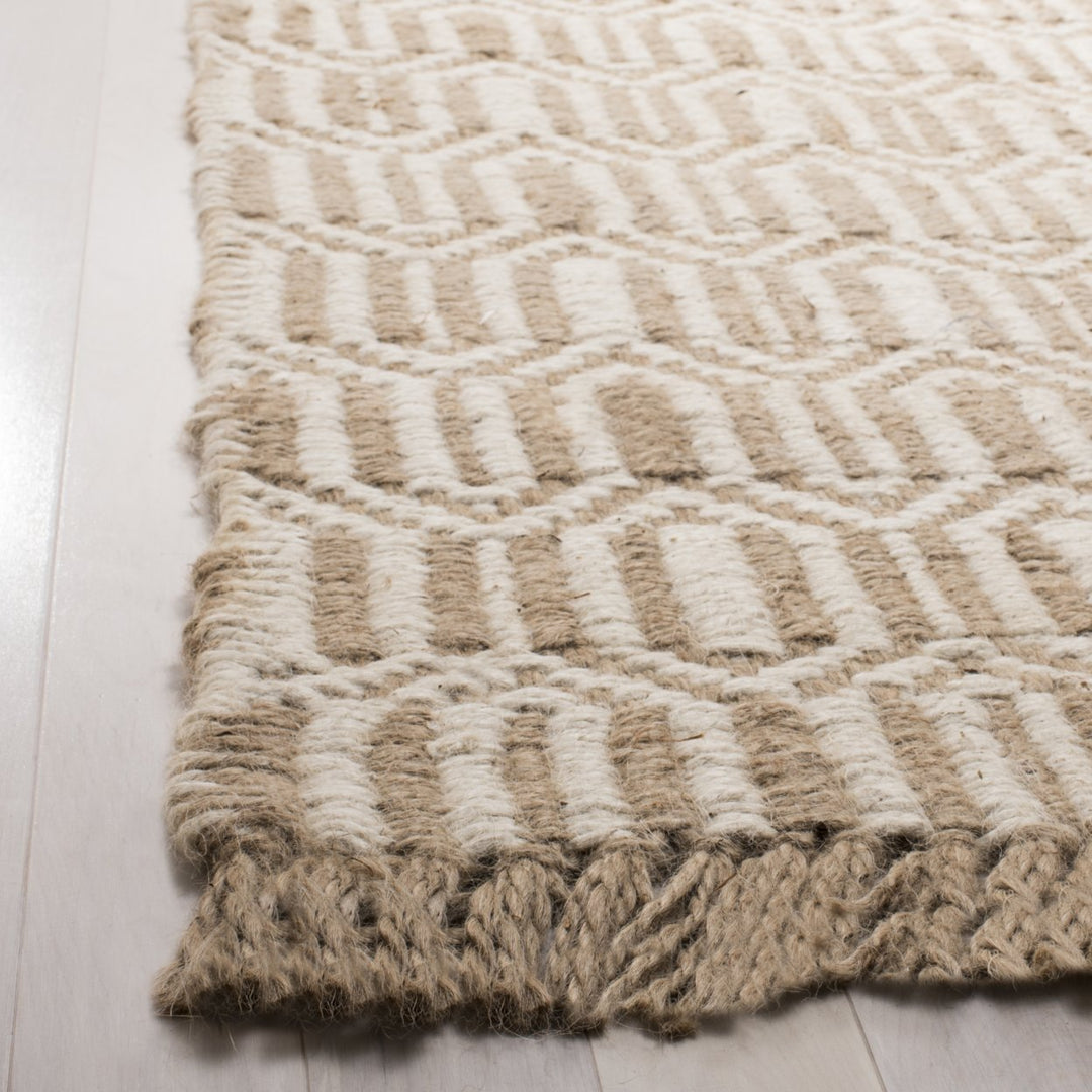 SAFAVIEH Natural Fiber NF184A Natural / Ivory Rug Image 5