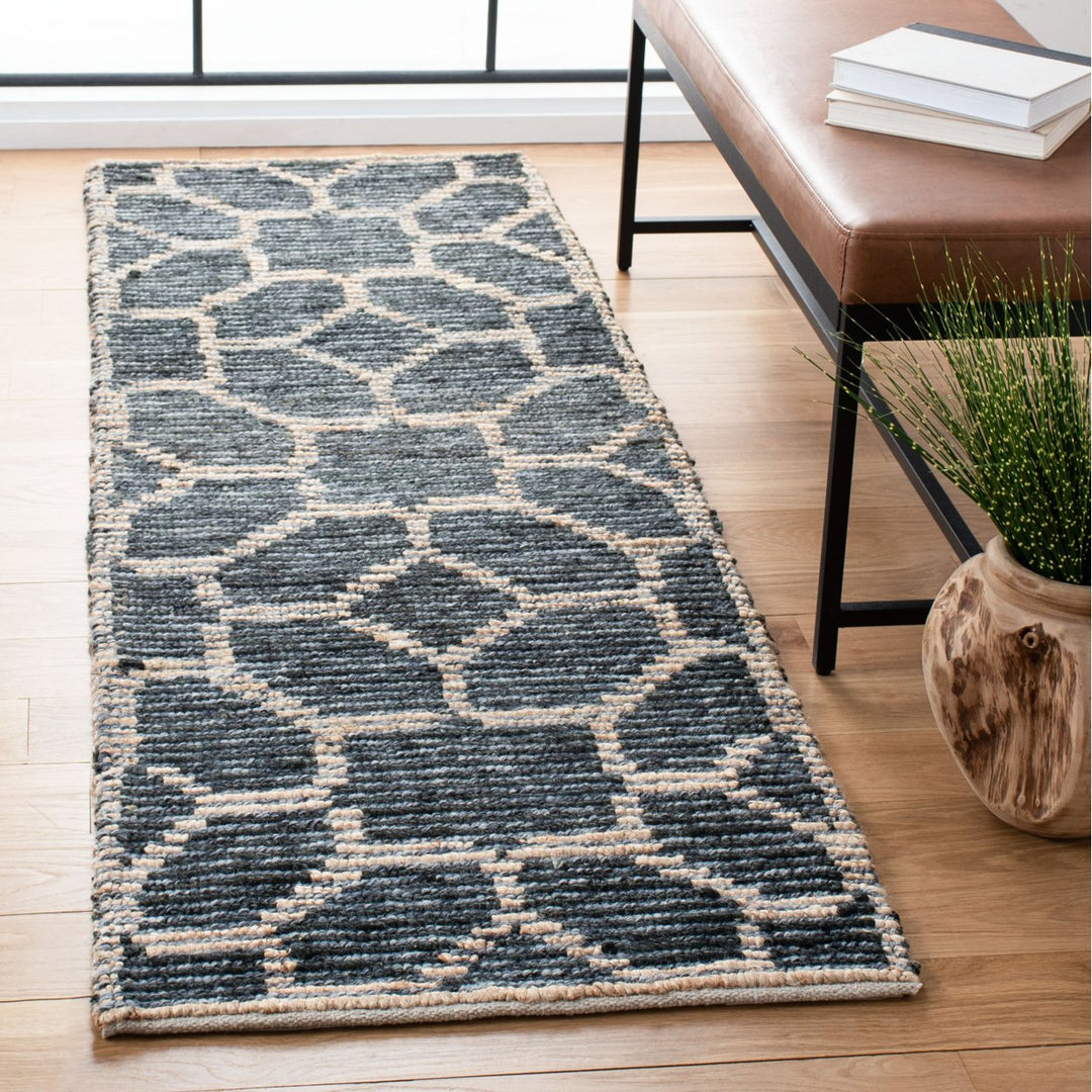 SAFAVIEH Natural Fiber NF218H Beige / Charcoal Rug Image 2