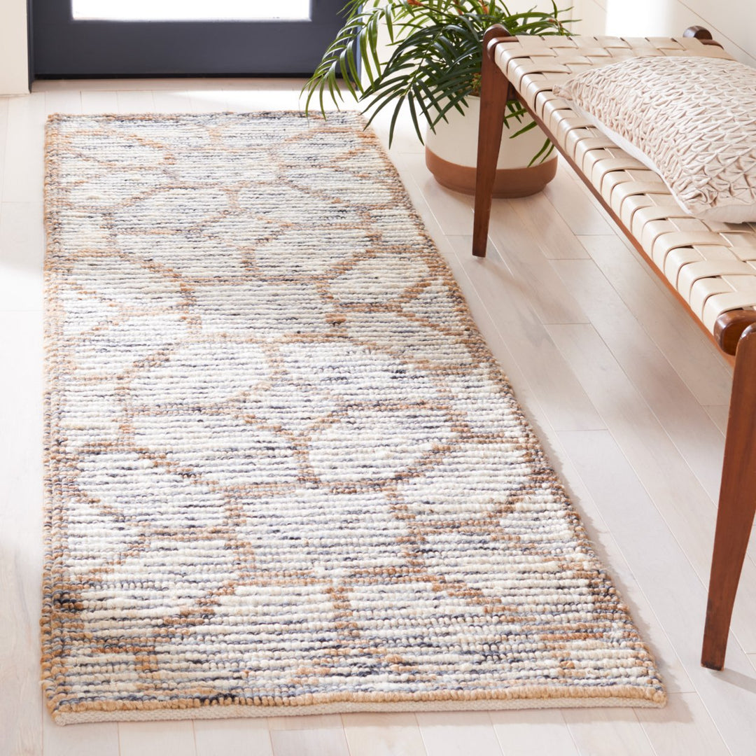 SAFAVIEH Natural Fiber NF218A Handwoven Beige /Ivory Rug Image 2