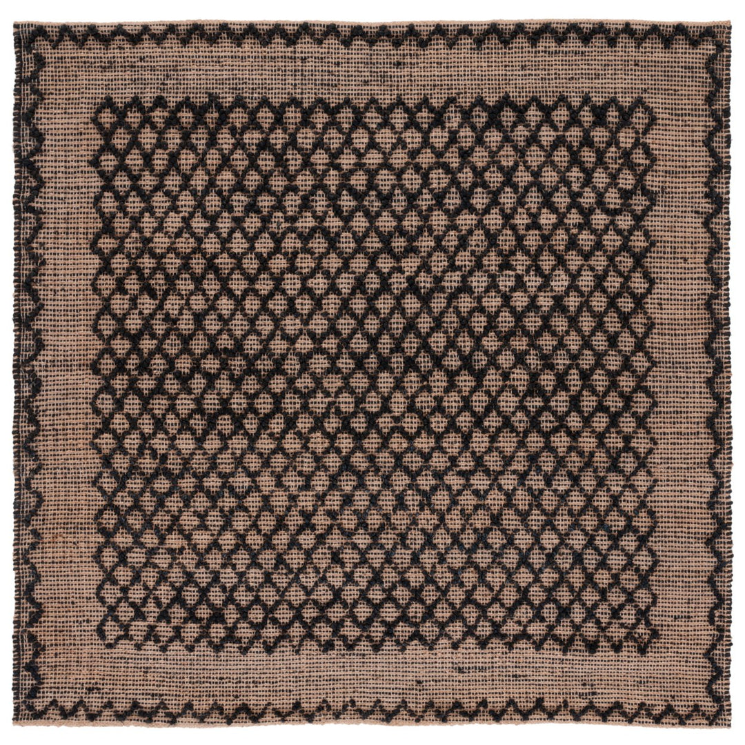 SAFAVIEH Natural Fiber NF222Z Black / Natural Rug Image 1