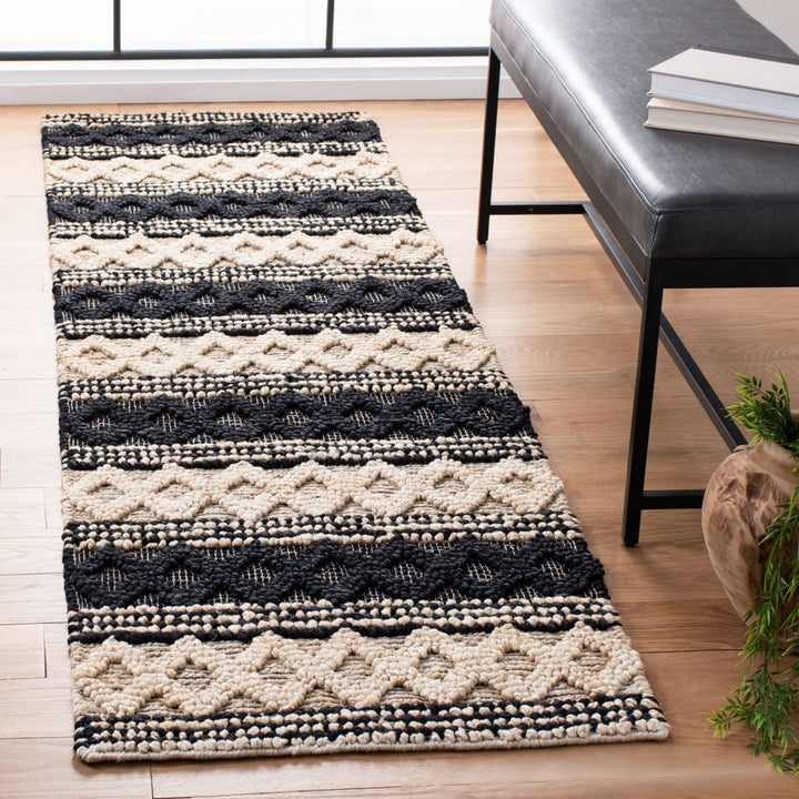 SAFAVIEH Natural Fiber NF568Z Handwoven Black /Ivory Rug Image 2