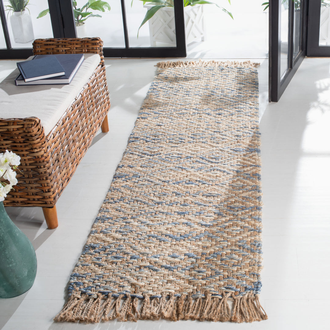 SAFAVIEH Natural Fiber NF822A Natural / Blue Rug Image 2