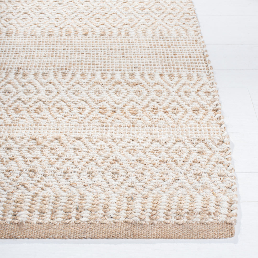 SAFAVIEH Natural Fiber NF829A Natural / Ivory Rug Image 5