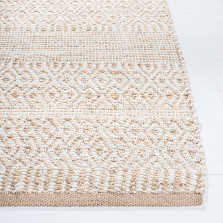 SAFAVIEH Natural Fiber NF829A Natural / Ivory Rug Image 5