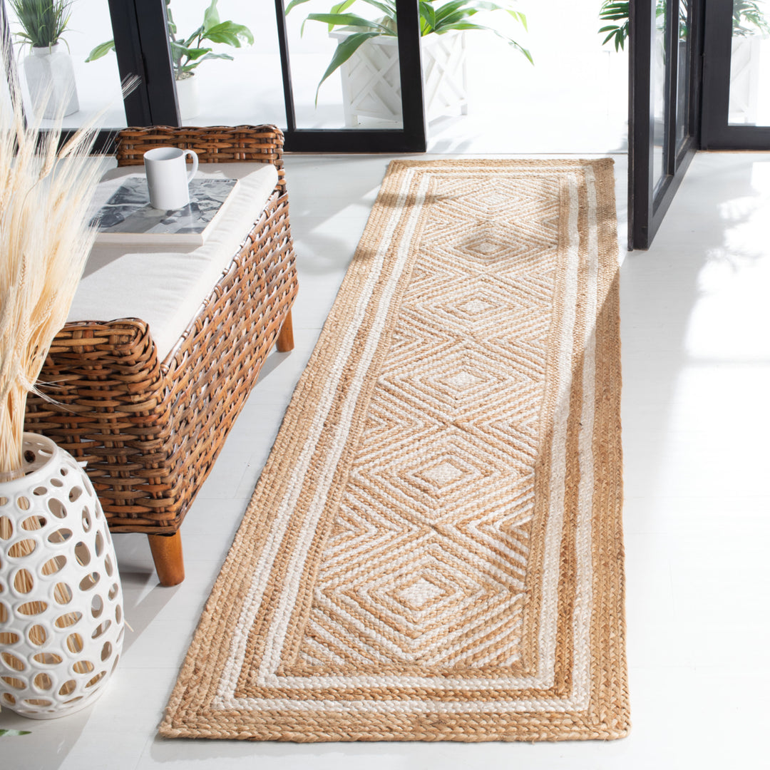 SAFAVIEH Natural Fiber NF889A Natural / Ivory Rug Image 3