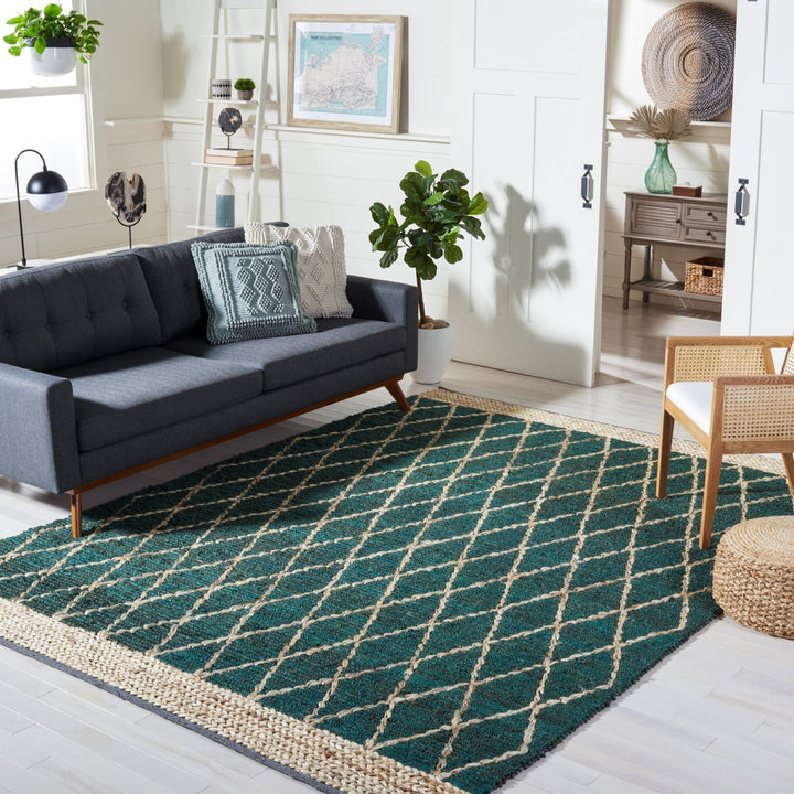 SAFAVIEH Natural Fiber NF951Y Dark Green / Natural Rug Image 1