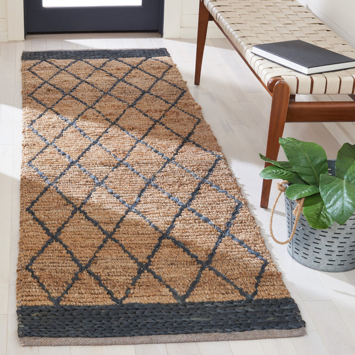 SAFAVIEH Natural Fiber NF951Z Natural / Black Rug Image 2