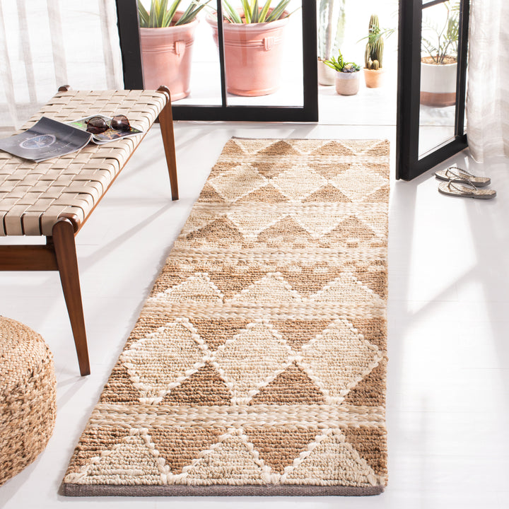 SAFAVIEH Natural Fiber NF958T Handwoven Brown /Beige Rug Image 2