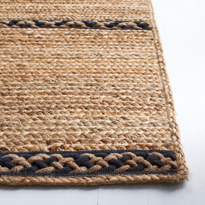 SAFAVIEH Natural Fiber NFB262Z Natural / Black Rug Image 5