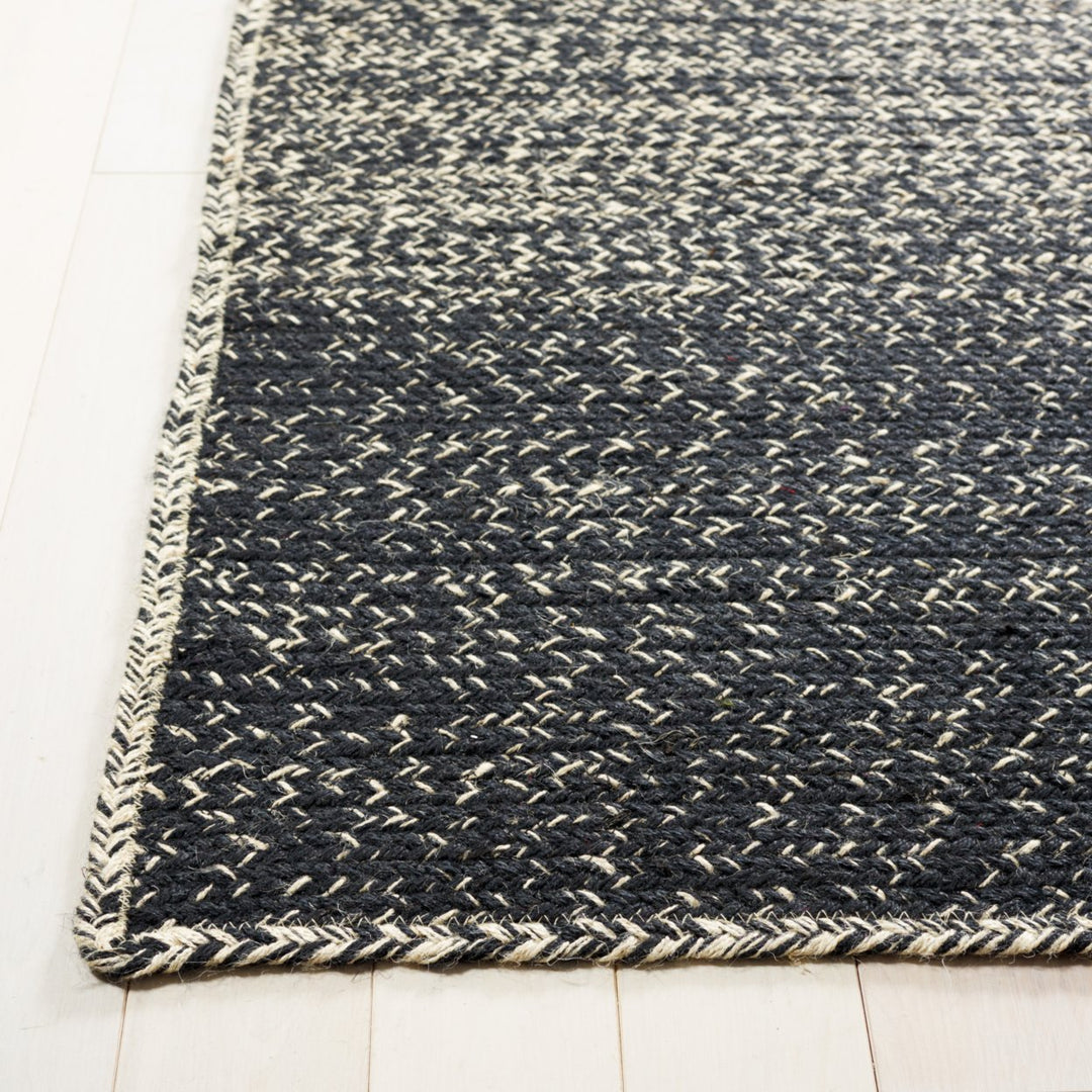 SAFAVIEH Natural Fiber NFB263Z Natural / Black Rug Image 5