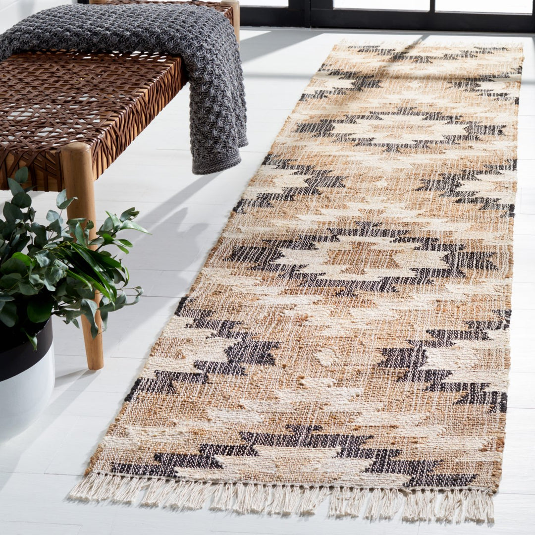 SAFAVIEH Natural Fiber NFB401A Natural / Black Rug Image 3