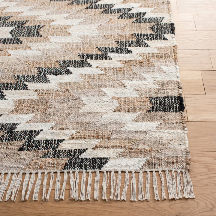 SAFAVIEH Natural Fiber NFB401A Natural / Black Rug Image 7