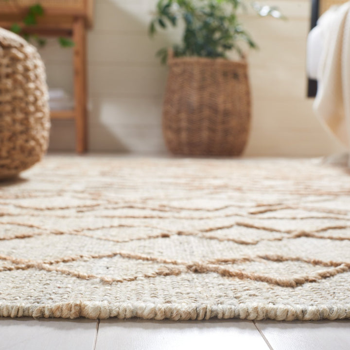 SAFAVIEH Natural Fiber NFB409A Natural / Beige Rug Image 7