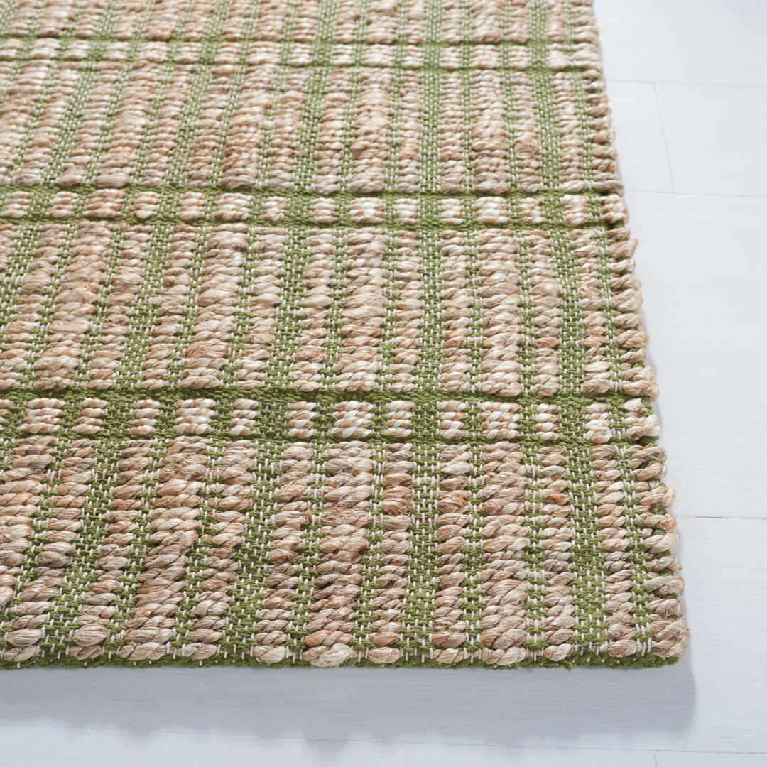 SAFAVIEH Natural Fiber NFB656Y Green / Natural Rug Image 5