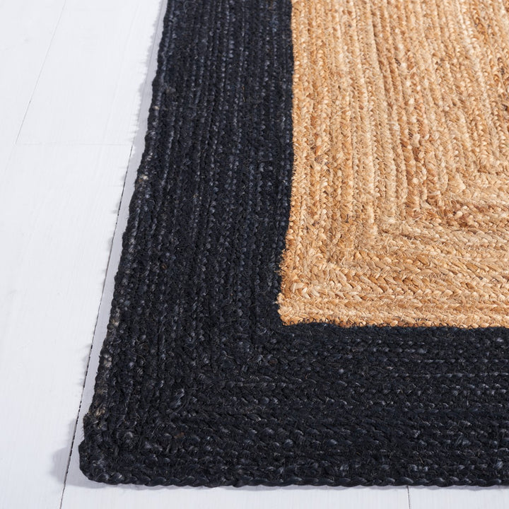 SAFAVIEH Natural Fiber NFB852Z Natural / Black Rug Image 7