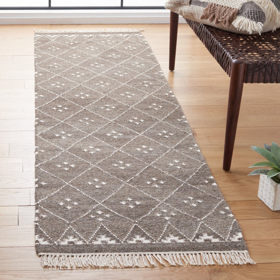 SAFAVIEH Natural Kilim NKM316A Brown / Ivory Rug Image 2