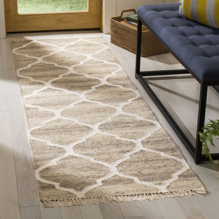 SAFAVIEH Natural Kilim NKM317A Light Grey / Ivory Rug Image 2