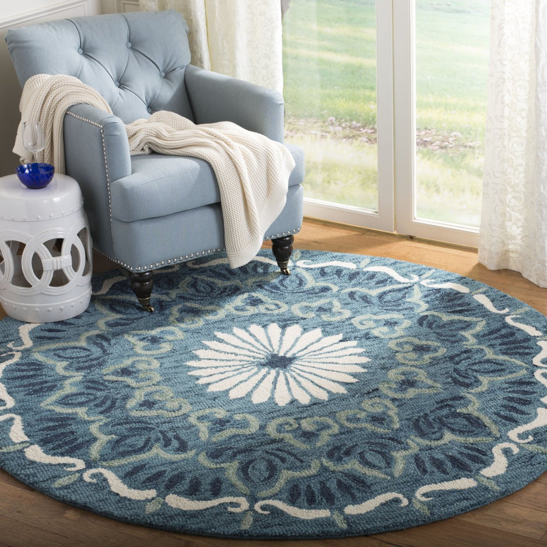 SAFAVIEH Novelty NOV602M Handmade Blue / Ivory Rug Image 2