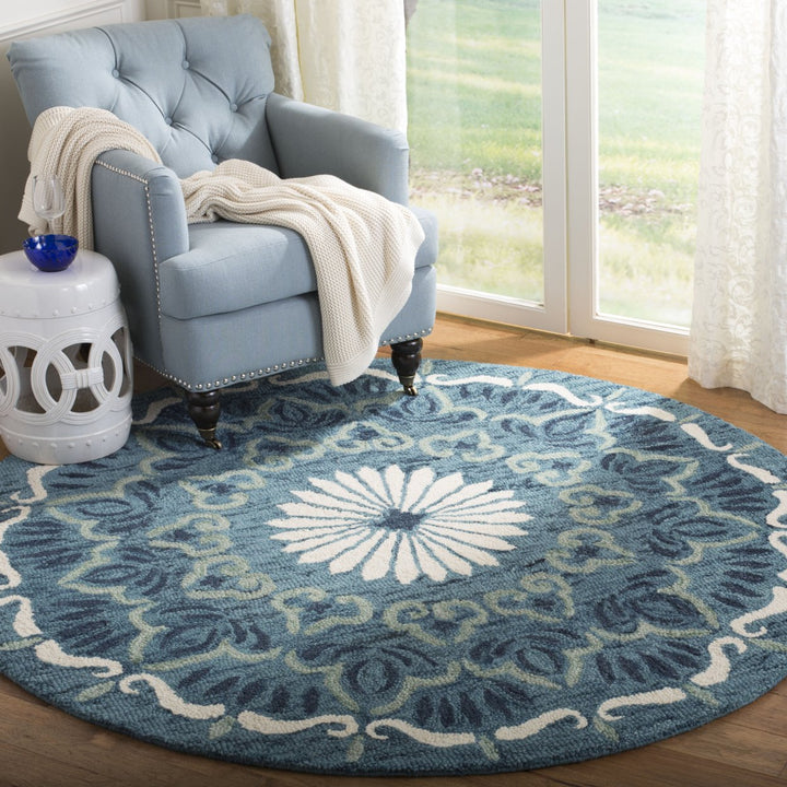 SAFAVIEH Novelty NOV602M Handmade Blue / Ivory Rug Image 2