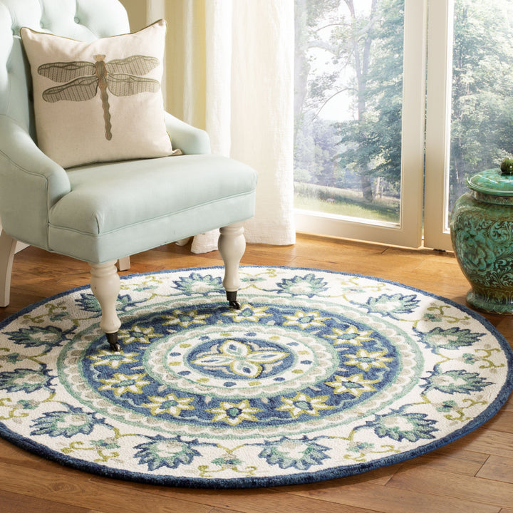 SAFAVIEH Novelty NOV606M Handmade Ivory / Blue Rug Image 2