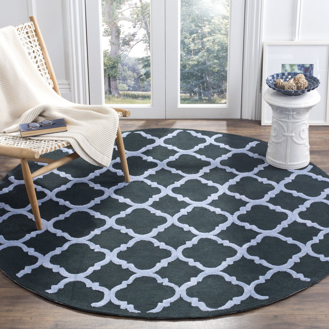 SAFAVIEH Newport NPT430B Hand-hooked Black / Blue Rug Image 2