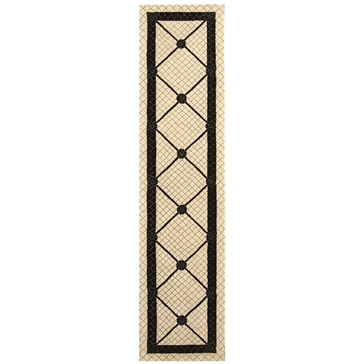 SAFAVIEH Newport NPT429A Hand-hooked Ivory / Black Rug Image 3