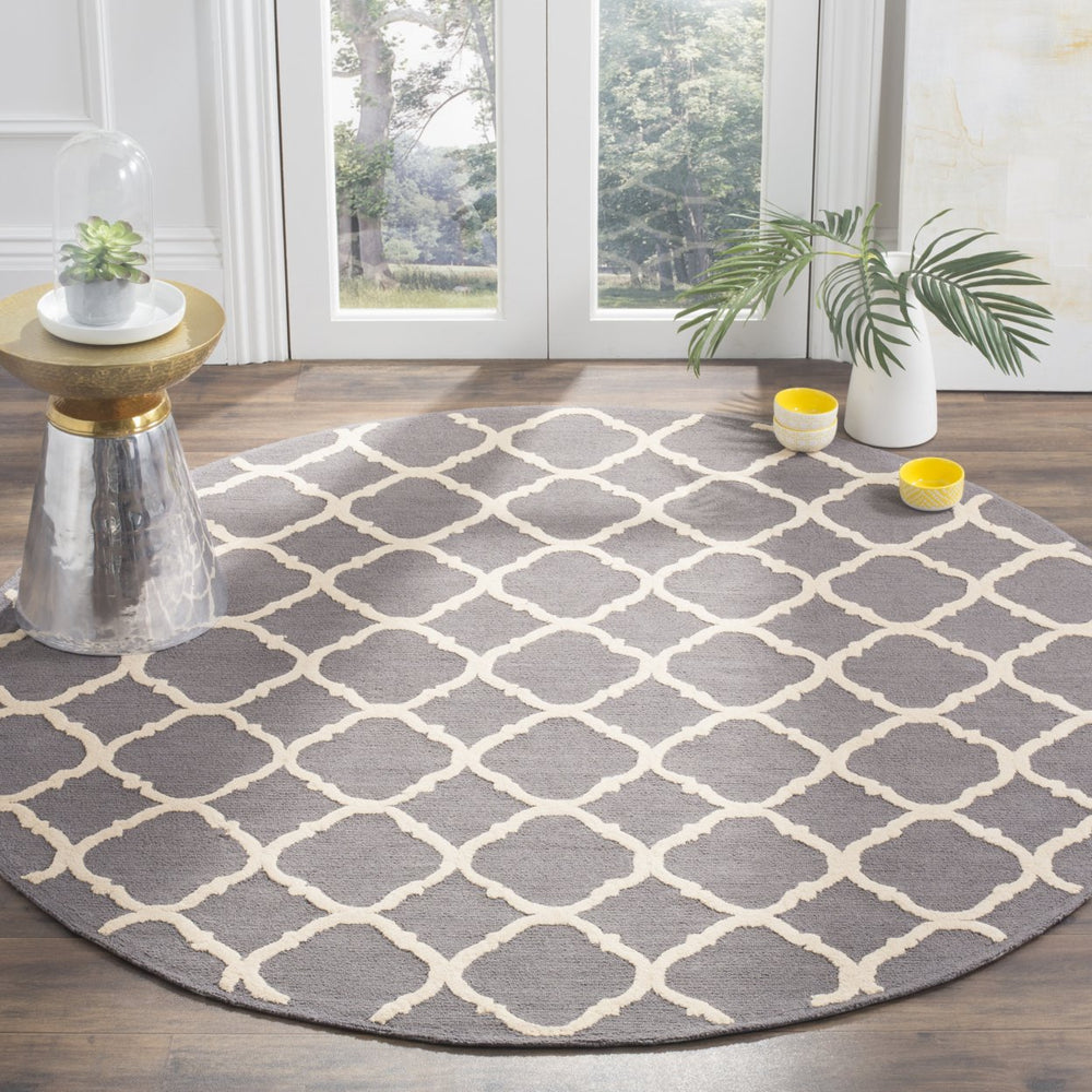 SAFAVIEH Newport NPT430A Hand-hooked Grey / Ivory Rug Image 2