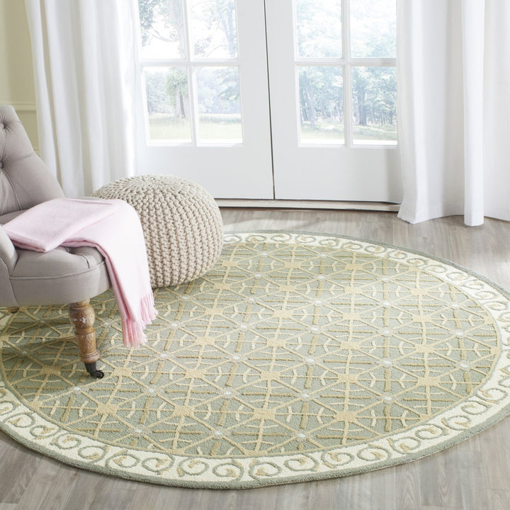 SAFAVIEH Newport NPT443A Hand-hooked Olive / Beige Rug Image 2