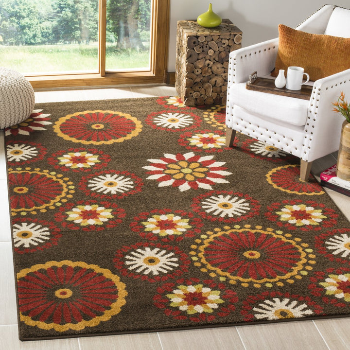 SAFAVIEH Newbury Collection NWB8727-2540 Brown / Red Rug Image 1