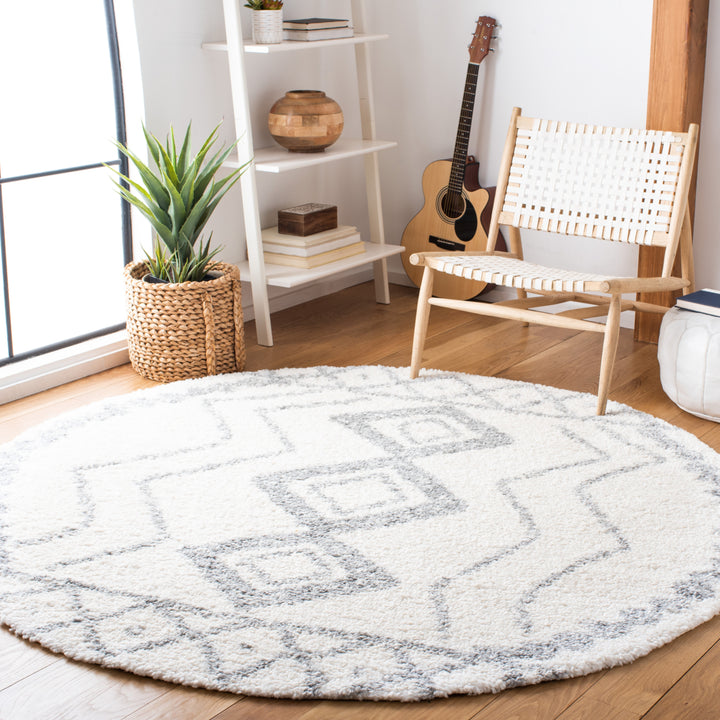 SAFAVIEH Parma Shag Collection PMA552A Ivory / Grey Rug Image 2