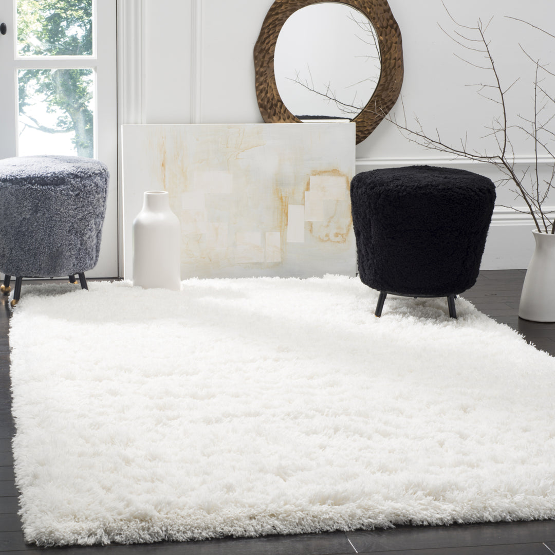 SAFAVIEH Polar Shag Collection PSG800B White Rug Image 1