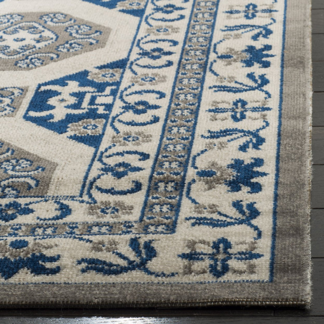 SAFAVIEH Patina Collection PTN320D Blue / Ivory Rug Image 7