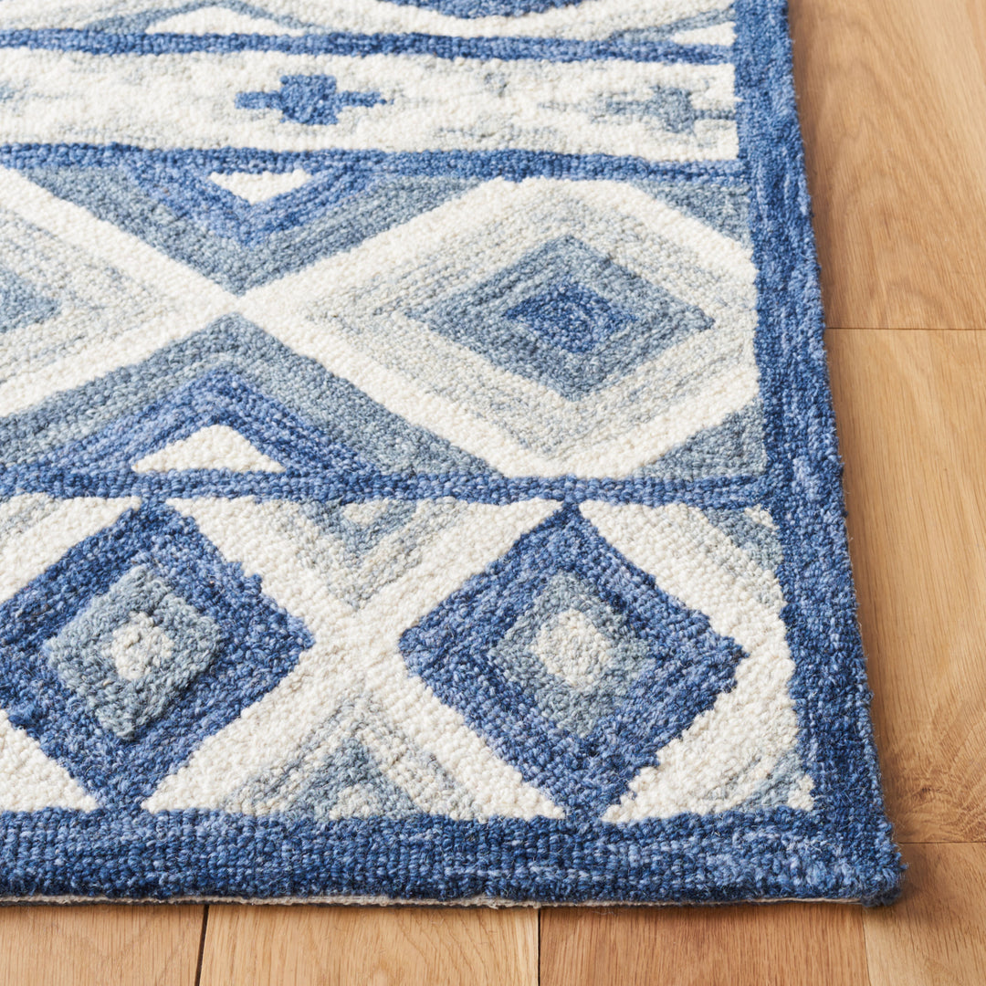 SAFAVIEH Roslyn ROS602M Handmade Blue / Grey Rug Image 4