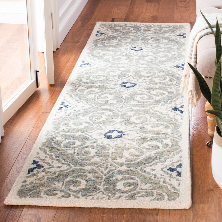 SAFAVIEH Roslyn ROS601A Handmade Ivory / Blue Rug Image 2