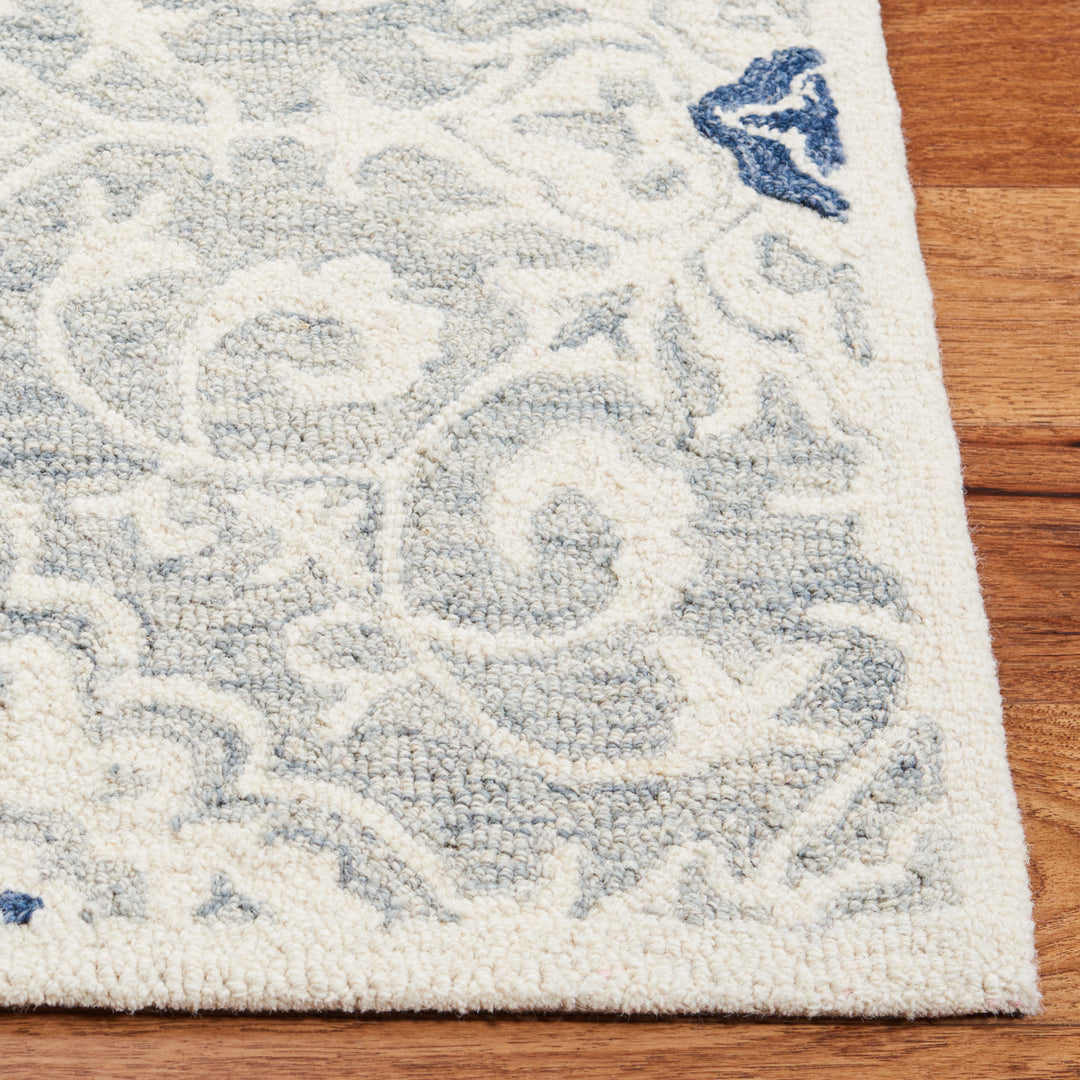 SAFAVIEH Roslyn ROS601A Handmade Ivory / Blue Rug Image 4