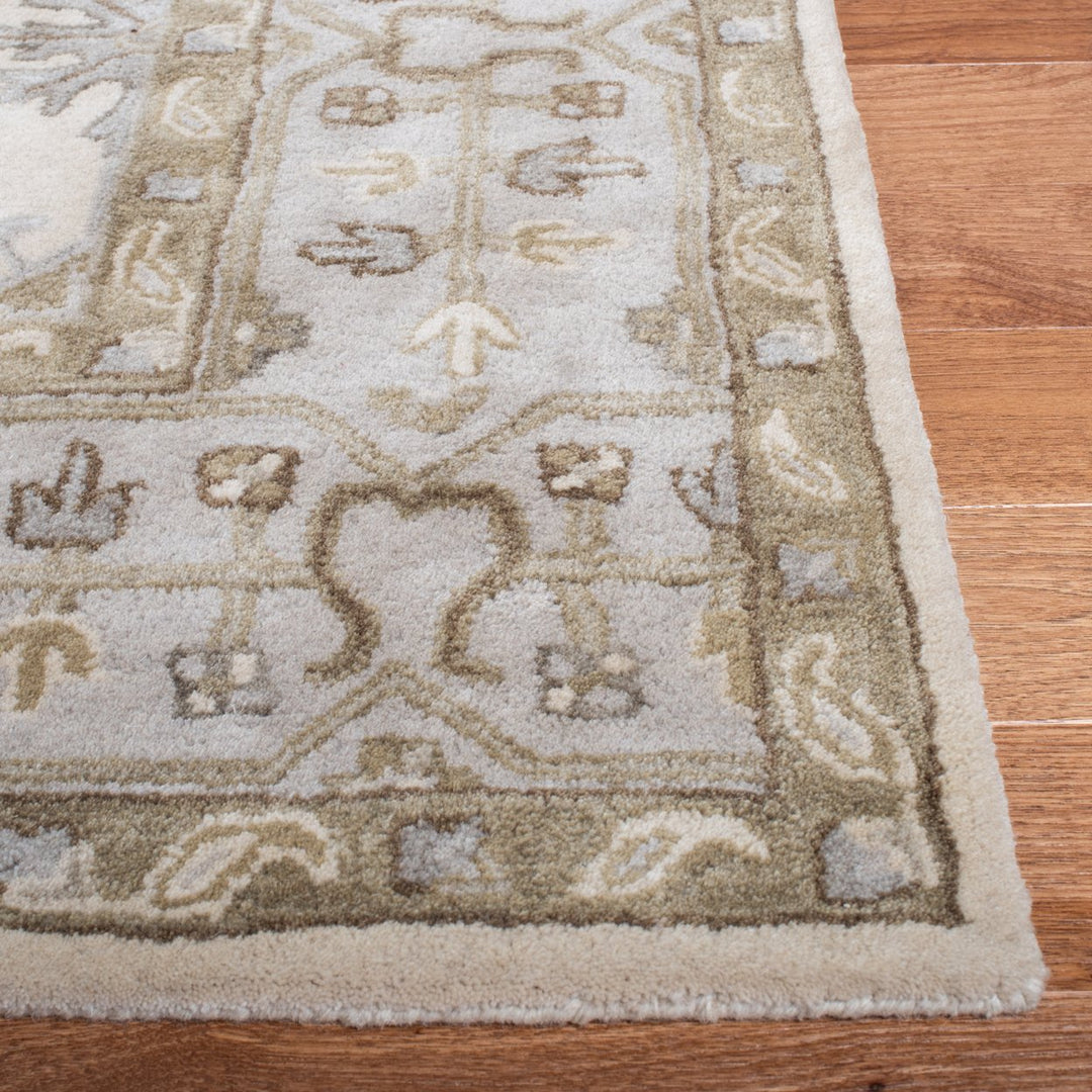 SAFAVIEH Royalty ROY870A Handmade Cream / Light Grey Rug Image 7