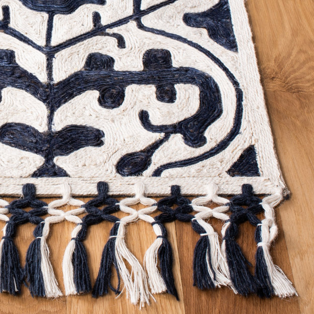 SAFAVIEH Sahara SAH407N Handmade Navy / Ivory Rug Image 6