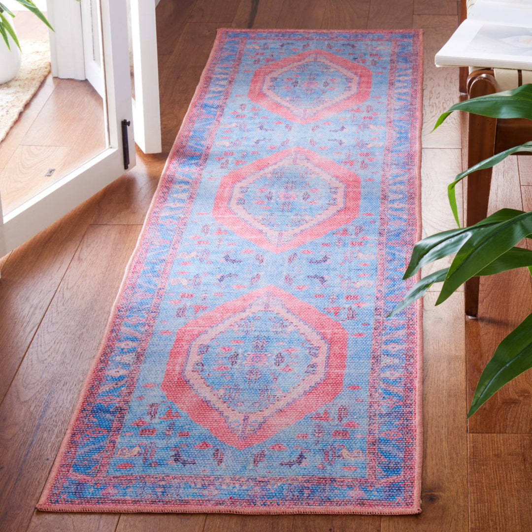 SAFAVIEH Serapi Collection SEP356J Light Blue / Beige Rug Image 3