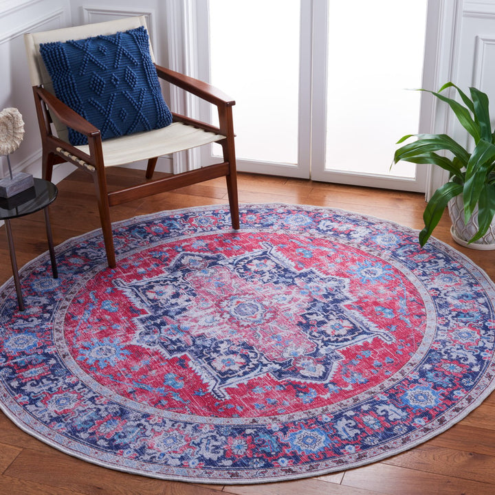 SAFAVIEH Serapi Collection SEP323Q Red / Navy Rug Image 2